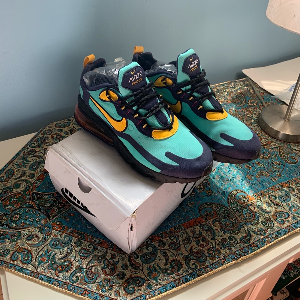 Nike airmax 270 react green men sz 8.5